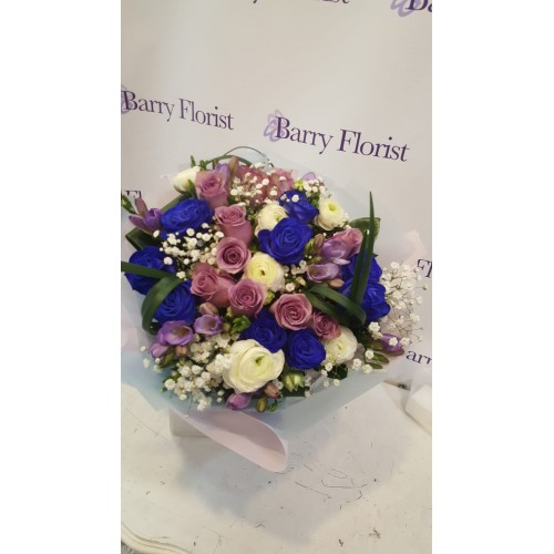 BOU 0161   藍玫瑰10支+紫玫瑰10支+襯花